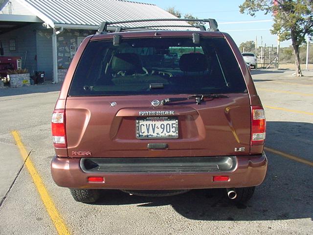Nissan Pathfinder 2003 photo 2