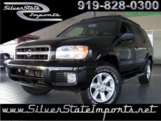 Nissan Pathfinder 4dr Sdn Auto GLS w/XM Sport Utility