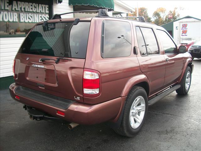 Nissan Pathfinder 2003 photo 2