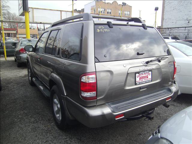 Nissan Pathfinder 2003 photo 3