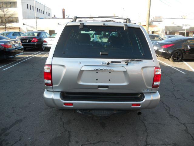 Nissan Pathfinder 2003 photo 1