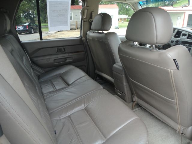 Nissan Pathfinder 2003 photo 2