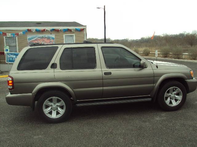 Nissan Pathfinder 2003 photo 1