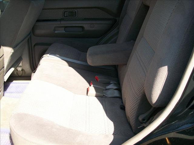 Nissan Pathfinder 2003 photo 2