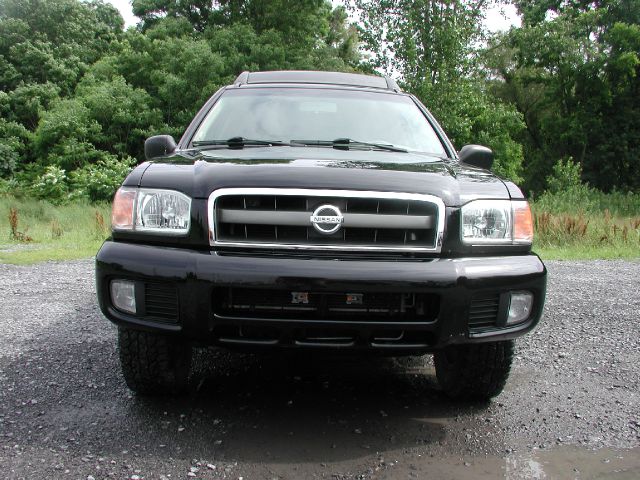 Nissan Pathfinder 2004 photo 1