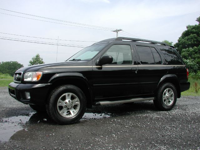 Nissan Pathfinder 2004 photo 2