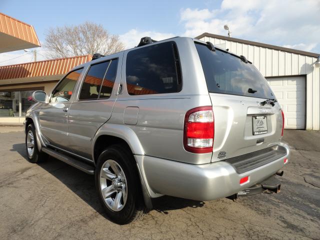 Nissan Pathfinder Ralliart Sport Utility