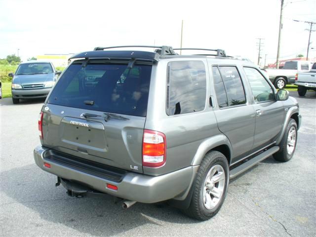 Nissan Pathfinder 2004 photo 3
