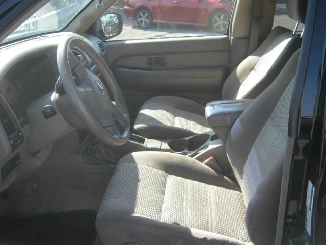 Nissan Pathfinder 2004 photo 1
