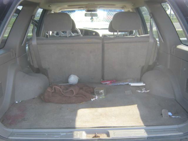 Nissan Pathfinder 2004 photo 2