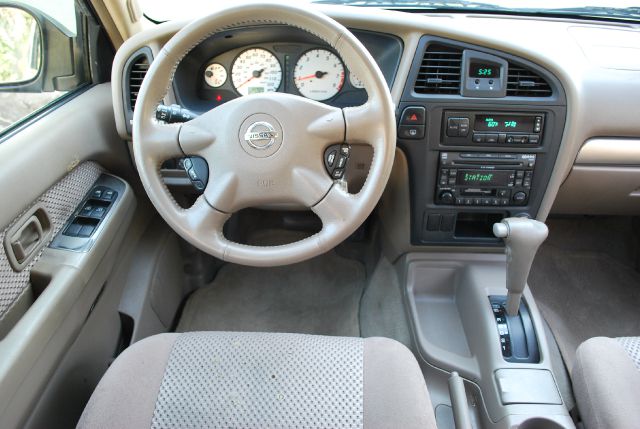 Nissan Pathfinder 2004 photo 22