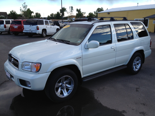 Nissan Pathfinder 2004 photo 1