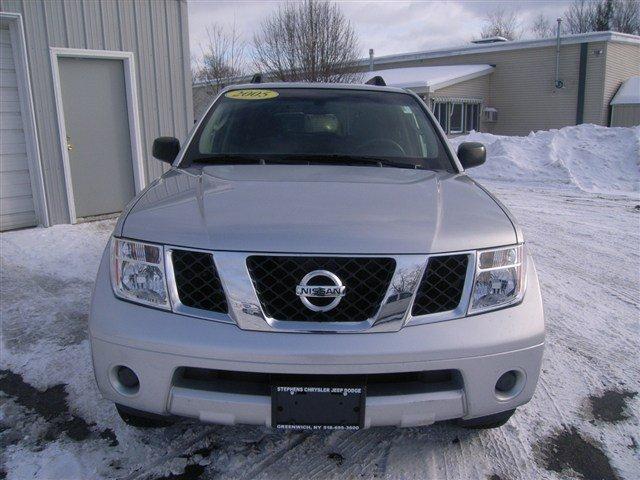 Nissan Pathfinder 2005 photo 1