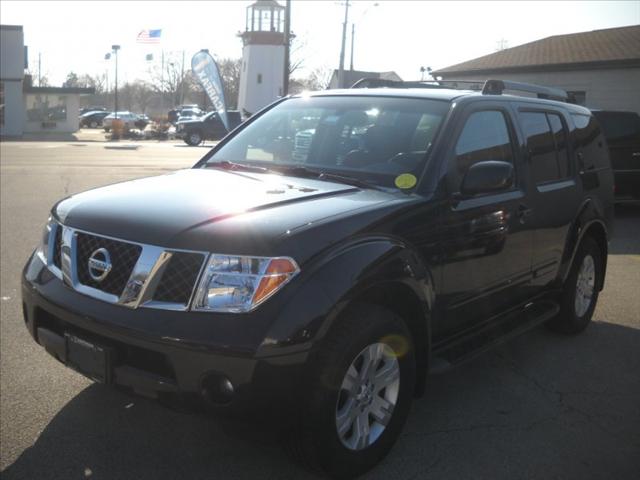 Nissan Pathfinder 2005 photo 2