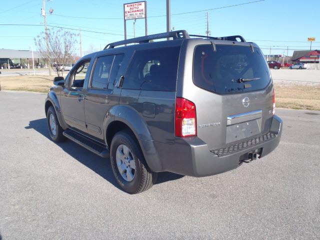 Nissan Pathfinder 2005 photo 3