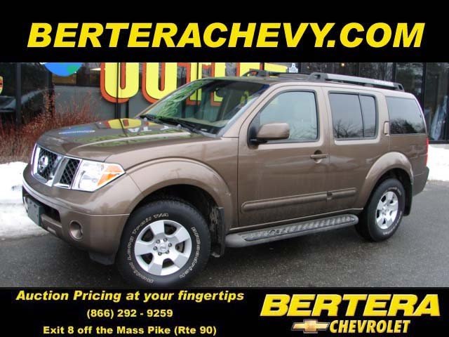 Nissan Pathfinder SE Other