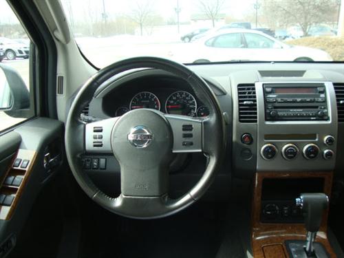Nissan Pathfinder 2005 photo 1