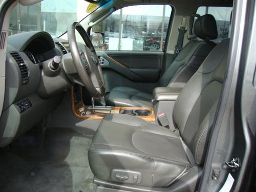 Nissan Pathfinder 2005 photo 2