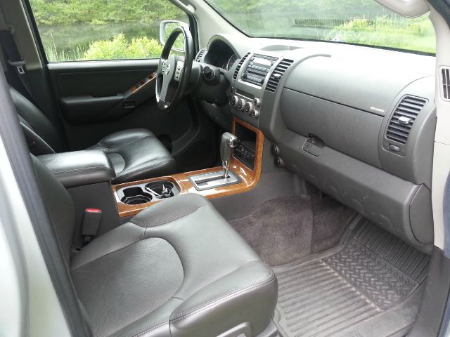 Nissan Pathfinder 2005 photo 1