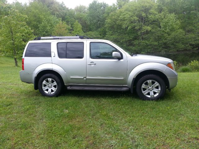 Nissan Pathfinder 2005 photo 8