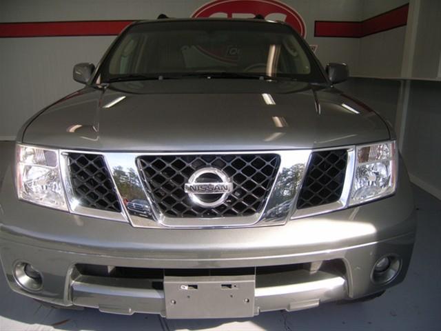 Nissan Pathfinder 2005 photo 1