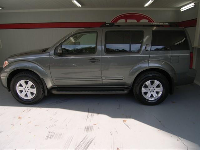 Nissan Pathfinder 2005 photo 3