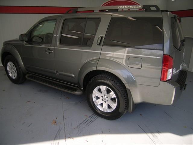 Nissan Pathfinder 2005 photo 5