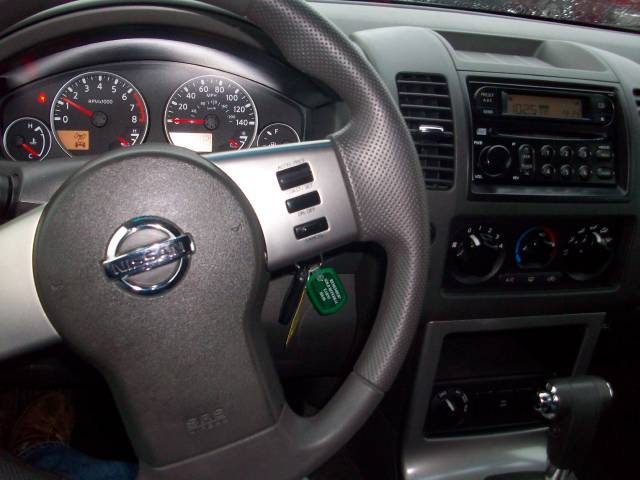 Nissan Pathfinder 2005 photo 2