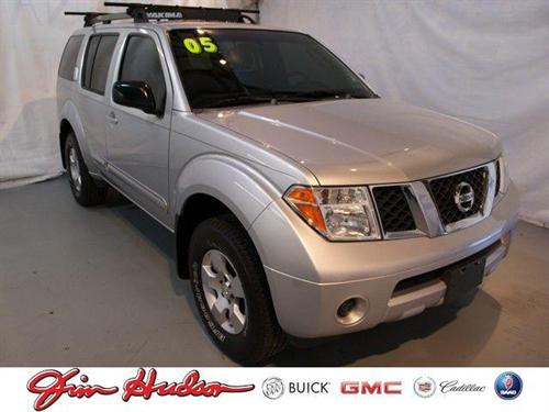 Nissan Pathfinder 2005 photo 2