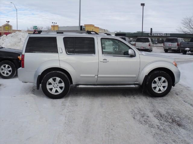 Nissan Pathfinder 2005 photo 4
