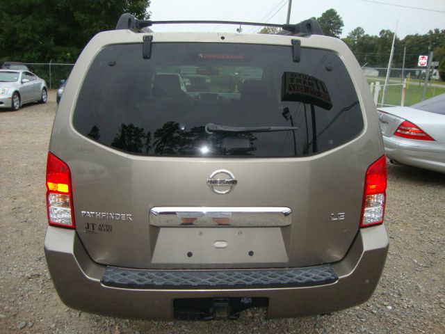 Nissan Pathfinder 2005 photo 4