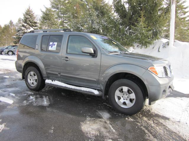 Nissan Pathfinder 2005 photo 2