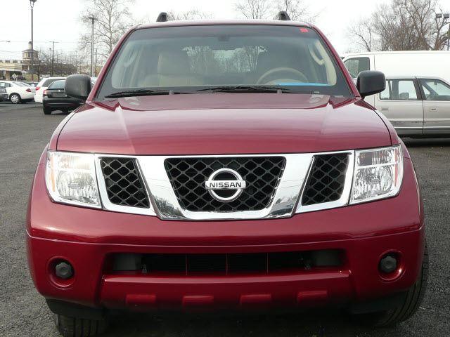 Nissan Pathfinder 2005 photo 1