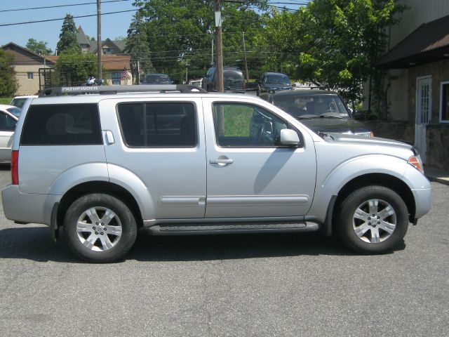 Nissan Pathfinder 2005 photo 9