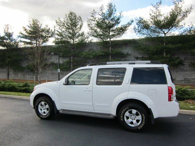 Nissan Pathfinder EX-L W/ DVD System SUV