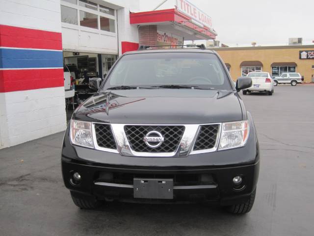 Nissan Pathfinder 2005 photo 1