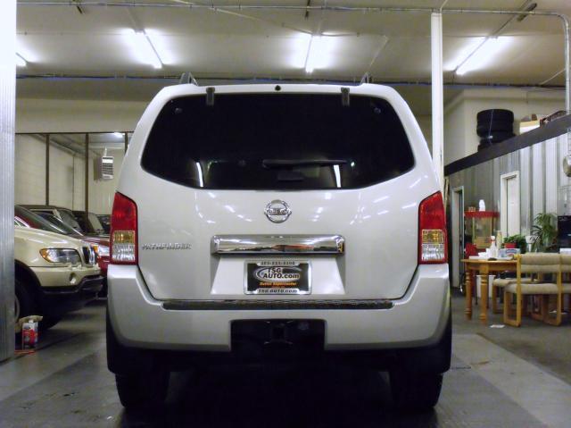 Nissan Pathfinder 2005 photo 5