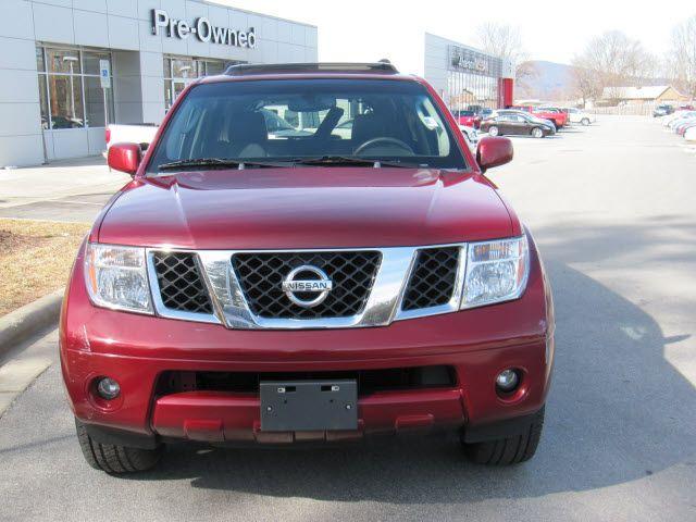Nissan Pathfinder 2005 photo 1
