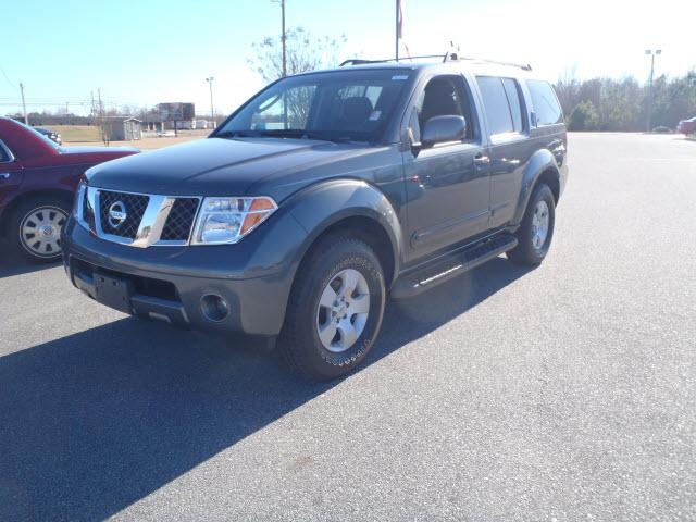 Nissan Pathfinder 2005 photo 1