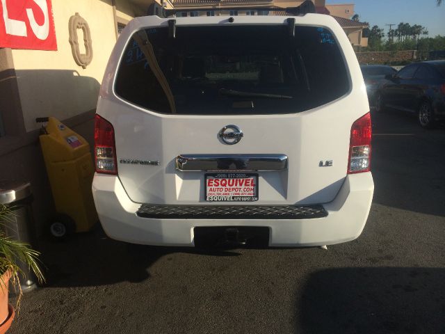 Nissan Pathfinder 2005 photo 1