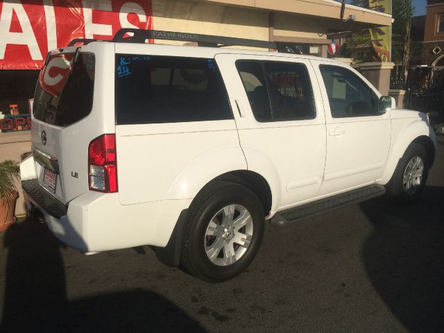 Nissan Pathfinder 2005 photo 2