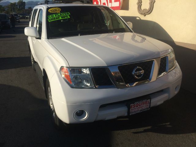 Nissan Pathfinder 2005 photo 4