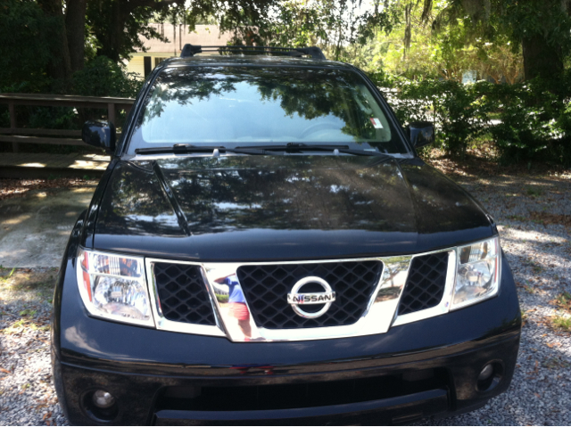 Nissan Pathfinder 2005 photo 2