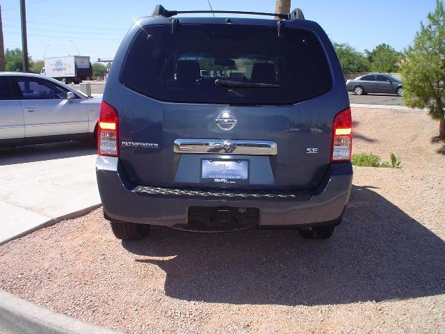 Nissan Pathfinder 2005 photo 3