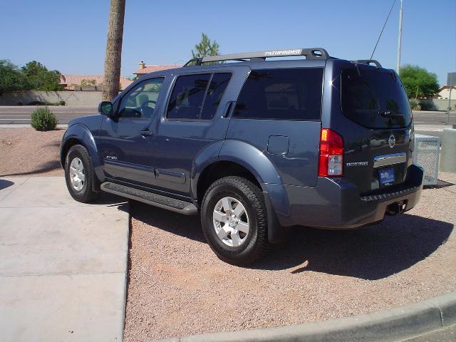 Nissan Pathfinder 2005 photo 4