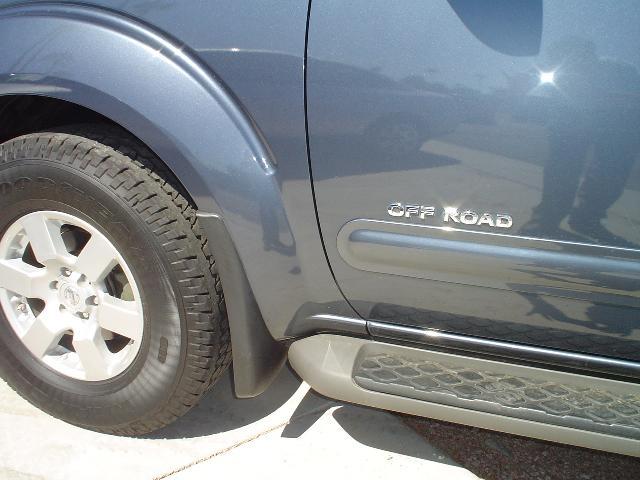 Nissan Pathfinder 2005 photo 5
