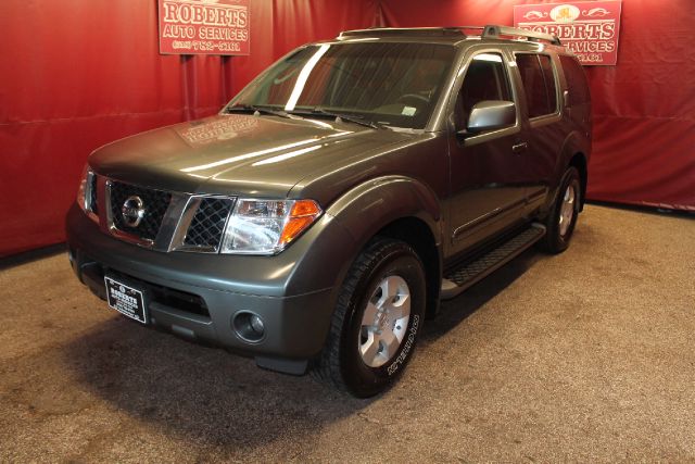 Nissan Pathfinder 2005 photo 4