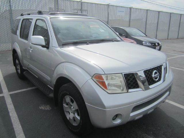 Nissan Pathfinder 2005 photo 4