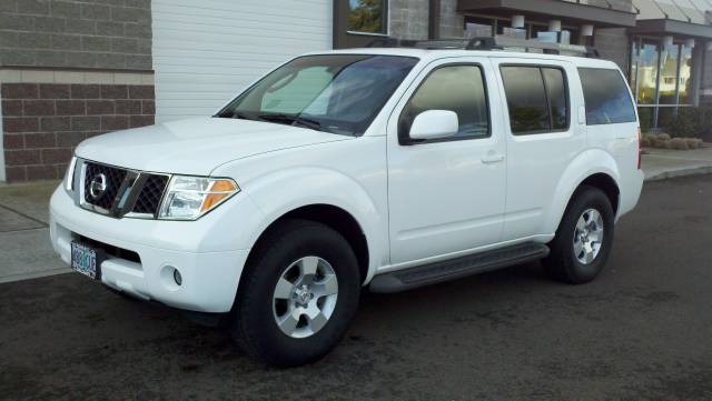 Nissan Pathfinder 2005 photo 1