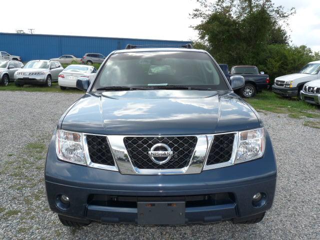 Nissan Pathfinder 2005 photo 1